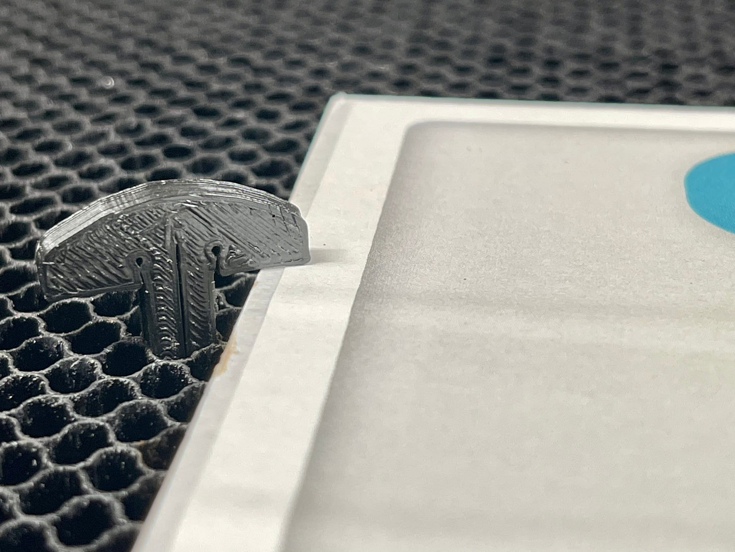 Glowforge Crumb Tray Pins/20+ Colors/Super Durable/Long Lasting/Low Profile for Laser cutting Machine/3D Printed/Honeycomb Tray