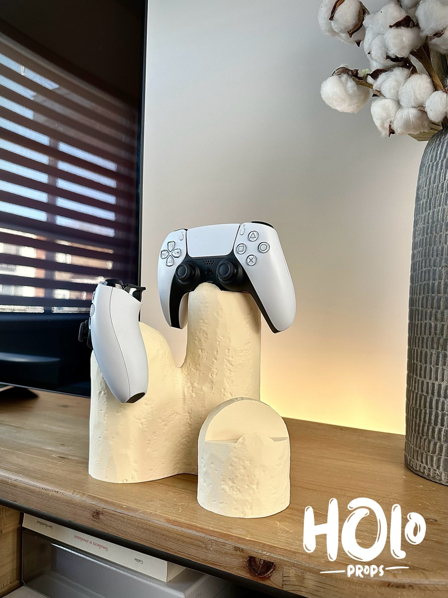 3D Printed Modern Triple Controller Stand / Custom Color / Great Gift for that Gamer / Available in 2 Finishes  Controller Holder