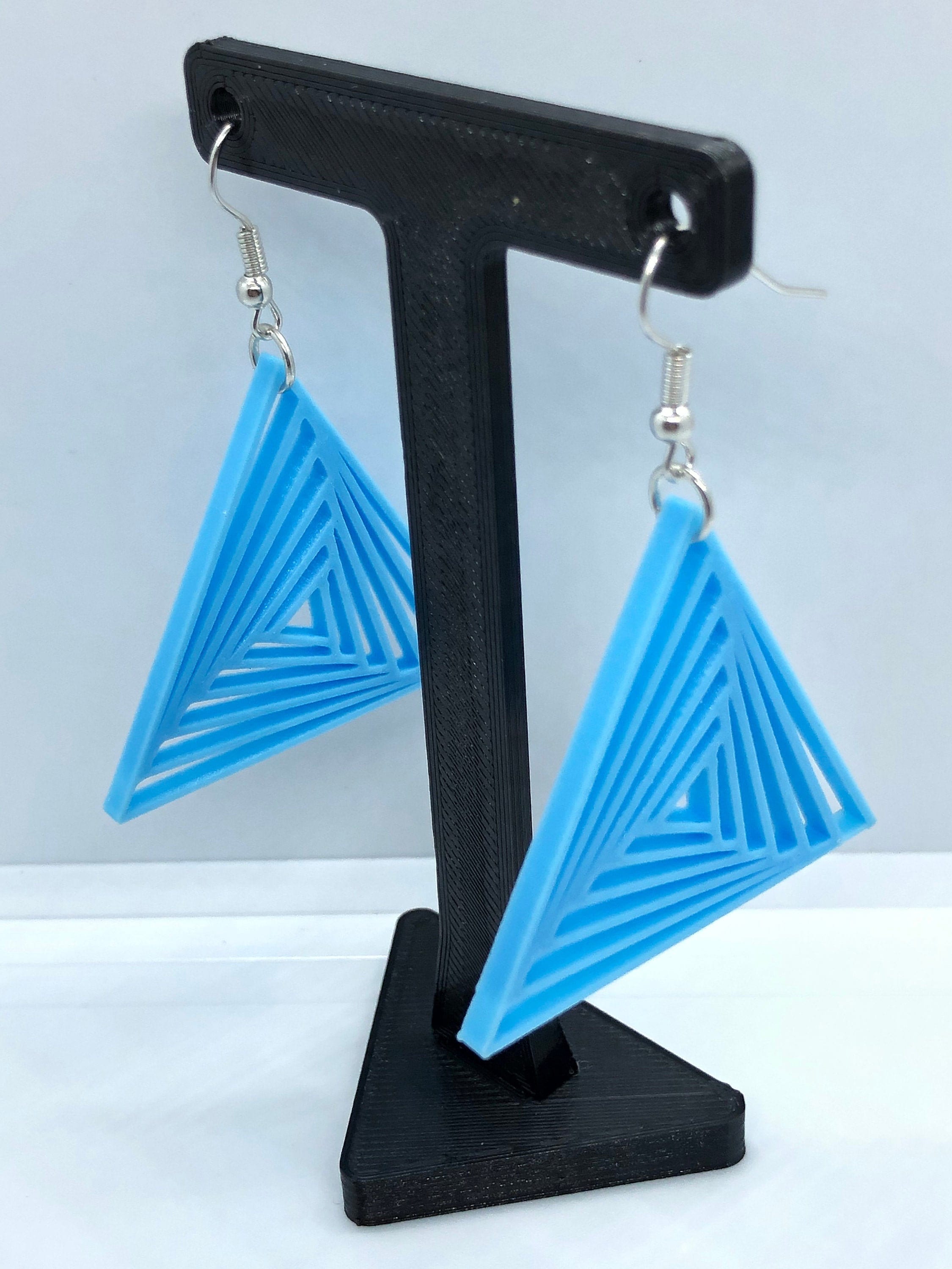 3D Printed Twisted Geometric Triangles â Fatastic Plastics Jax
